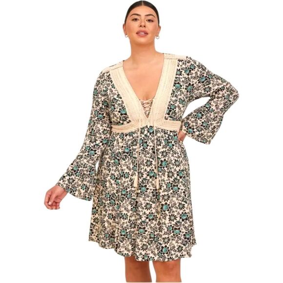 TORRID Plus Size Mini Gauze Lace-Up Floral Skater dress Size 1X - Picture 1 of 16